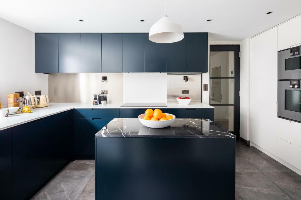 Iverna Gardens By Lime Street * London
