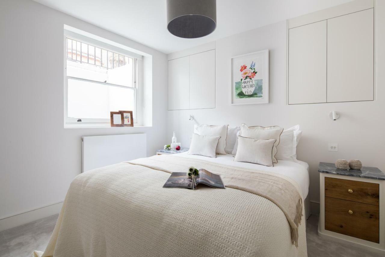 Iverna Gardens By Lime Street * Londra